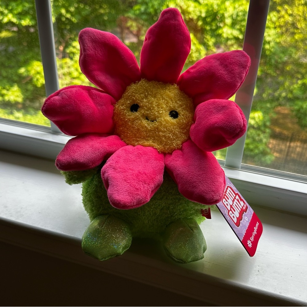 Russ Bum Bumz “Dan” Spring Flower Plush - Picture 2 of 8